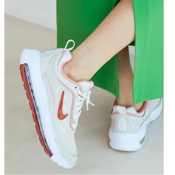 NWT Nike Air Max AP Women’s Shoes - Picture 4 of 10